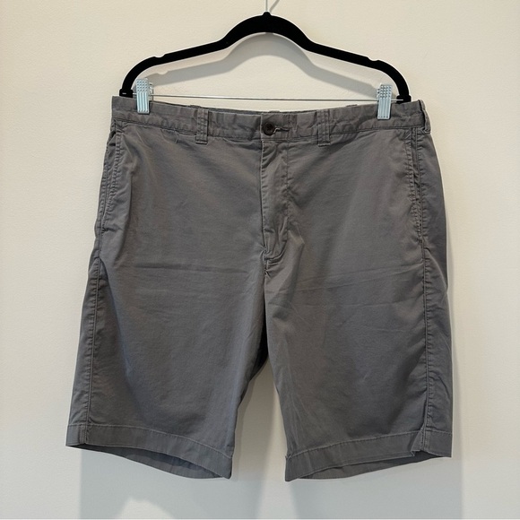 J Crew 10.5” Stretch Chino Shorts For Men Size 36 Gray Neutral Casual Golf Polo - Picture 2 of 14